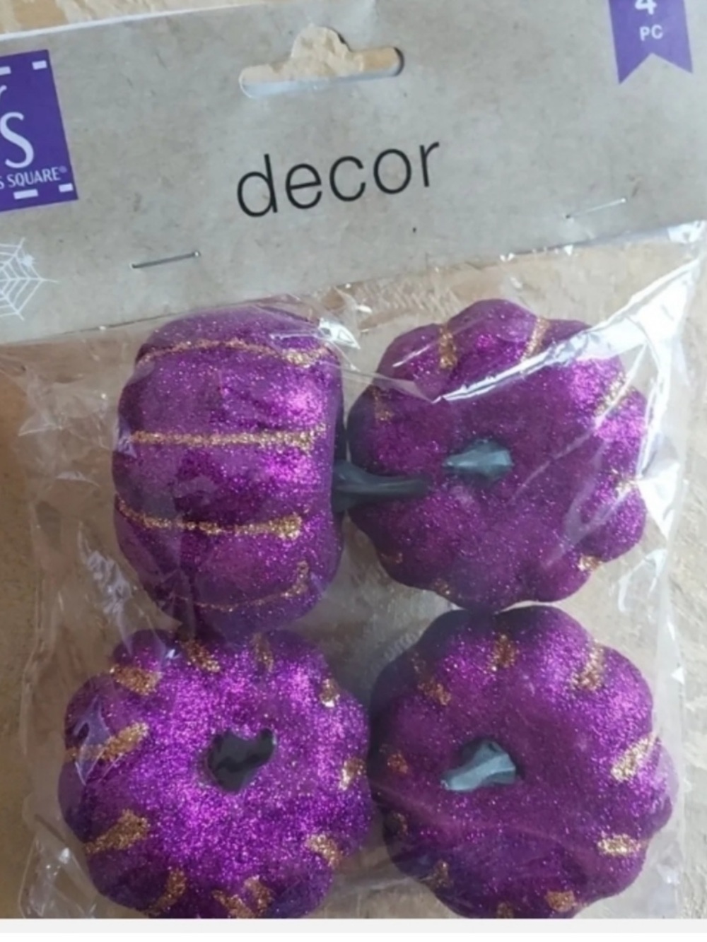 FALL Halloween Glitter Pumpkins Decor. New with Tags. Purple 4pc